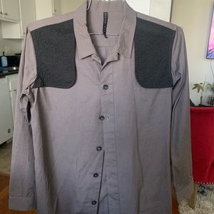 BLACK SCALE BUTTON DOWN SHIRT